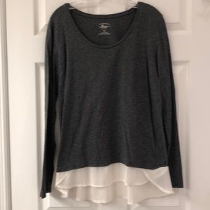 Bass long sleeve Gray top with cream tulip bottom